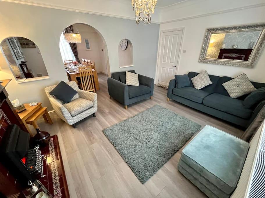 Scoresby Escape - * Whitby